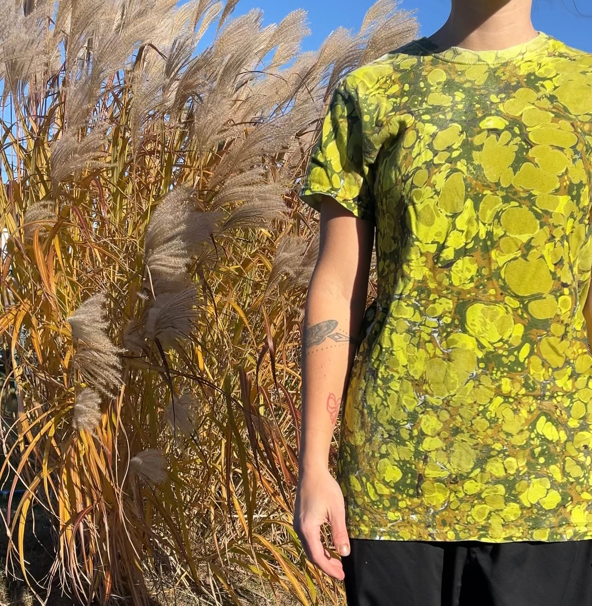 Marbled Tee: Kelp Butter (small)